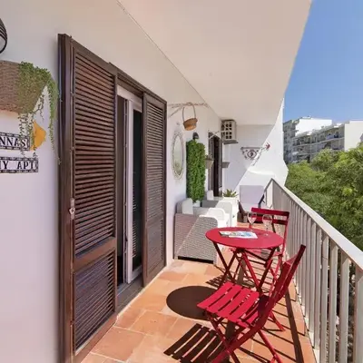 Hanna's Sunny Apartment