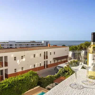 Renovated Oasis Ocean View 1BD Wi-Fi Beach 3 min