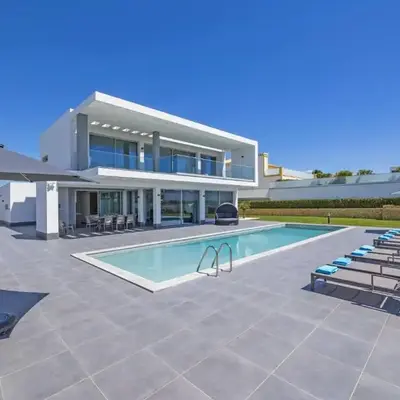 Villa Casa Lirio by Villa Plus