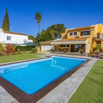 Villa Tadeu Quatro by Villa Plus