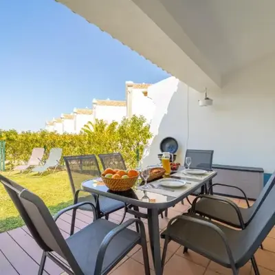 Villa Periquito 2BD Pool Fast WiFi AC Garden