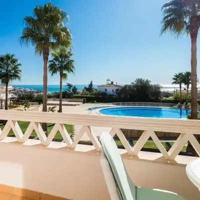 Fantastic Townhouse with Pool and Sea Views