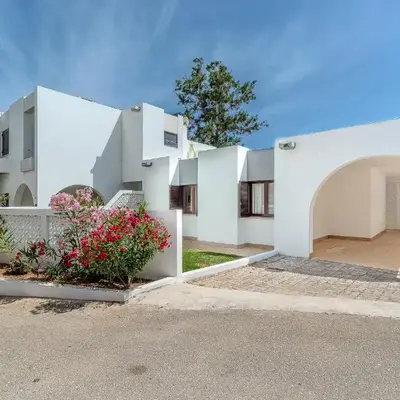 Vila Amélia by Sunnyway