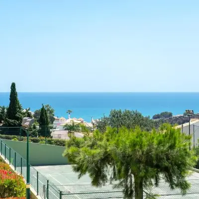 BnB Homes Ocean view Apartment with comfortable Terrace