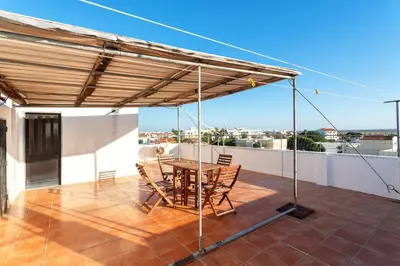Gallery image of Blife Marya private rooms - Airport stay in Faro