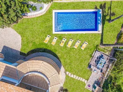 an overhead view of a swimming pool in a yard at Villa Los Angeles by Algarve Vacation in Boliqueime
