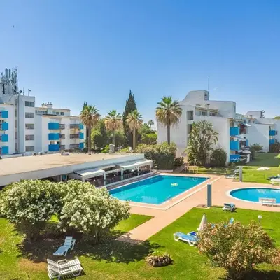 1BR Apartment with Pool @ Lago Azul