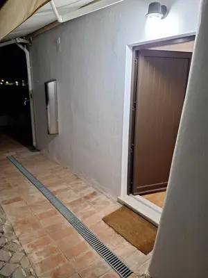 a hallway with a sliding door in a room at Monteverde in Monte Negro