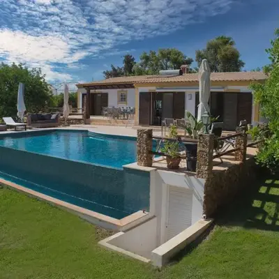 Casa Tranquility with beautiful heated pool and Jacuzzi!