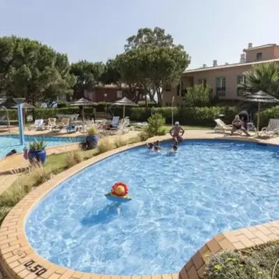 Host Wise - Wonderful Flats with Pool
