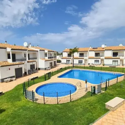 Charming 3-Bedroom Villa with Pool in Albufeira