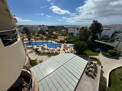 an aerial view of a resort with a swimming pool at Hotel Vila Galé Cerro Alagoa in Albufeira