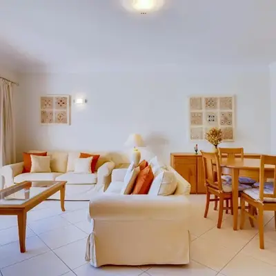 1 bdr apartment with pool next to Laguna Golf Course