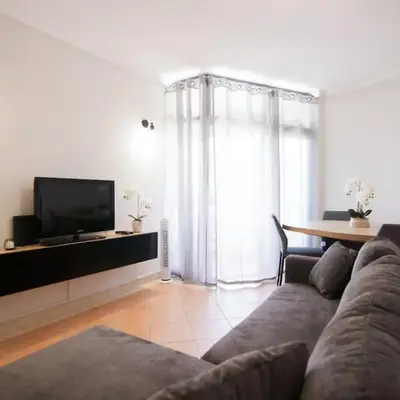 Modern 3-bedroom Retreat in Faro's City Center