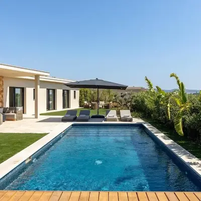 Faro Luxury Home with Heated Pool and Garden