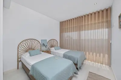 Gallery image of Pool & Close to Beach - Parking, AC & WiFi in Quarteira