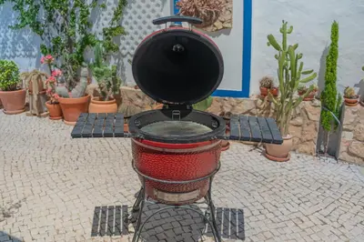 a grill with a pot on top of it at Perfect To Relax in Algoz