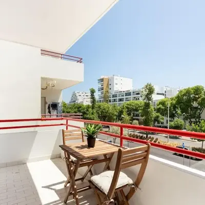 SunnyQuarters WalktoBeach 2BR AC