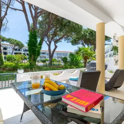 Lounge Garden Apartment