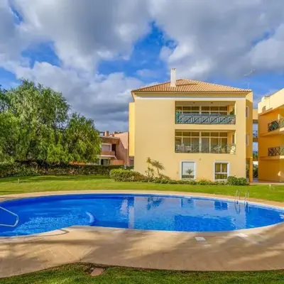 Peaceful 2Bdr with Pool in Vilamoura by LovelyStay