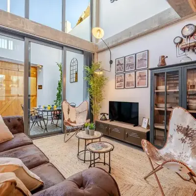 The Warehouse - Industrial Loft