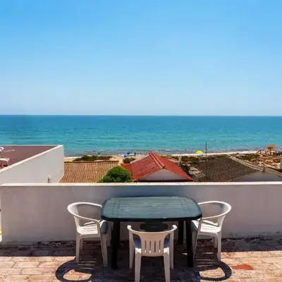 Blife Troya private rooms at Faro beach