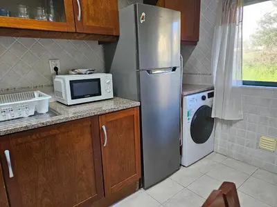 Gallery image of Blife Ampalya private rooms in Faro