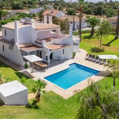 Greice Homes - Villa Carob Tree