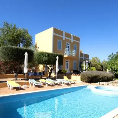 Elegant Loulé Mansion with Pool