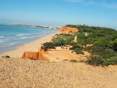 a view of a beach and the ocean at Apartamento Falesia 6 B in Albufeira