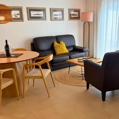 Pine Tree Seaside Apartments 500m to Beach