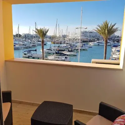 Marina Plaza 162 - Clever Details