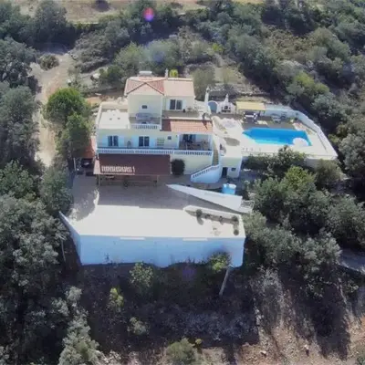 casa da ainheira 44 cruz da assumada 8100-296 Loulé