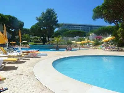 Gallery image of Spacious apartment in Olhos de Água 130 m² with pool in Olhos de Água