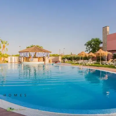 Greice Homes-Luxury 2 bed en-suite south facing & Golf view