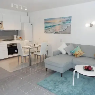 Happy House-fantastic holiday with all amenities