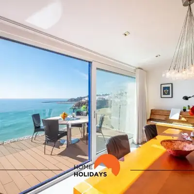 #041 Future House by Home Holidays