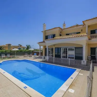 Villa Carvalho by Villa Plus