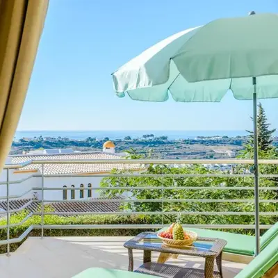 BnB Homes Ocean view Apartment with huge sunny Terrace