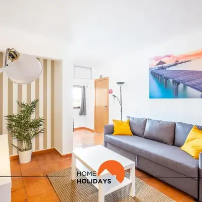 #065 Zulmira Flat by Home Holidays