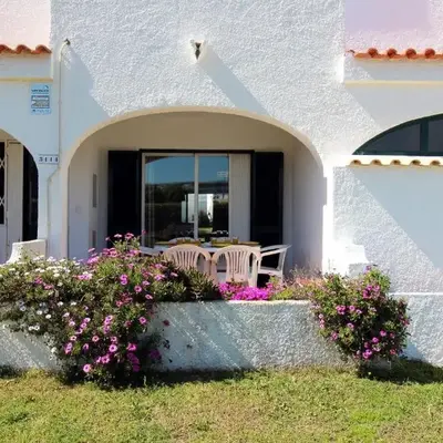 Charming Villa by SAPvillas
