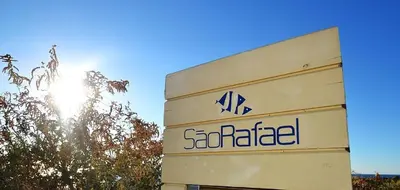 a sign for a santa fe gas station at Vue mer et piscine à 5 min à pied de Praia Sao Rafael Albufeira in Albufeira
