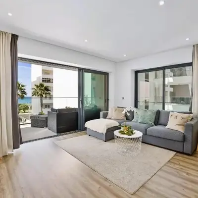 Bright Modern Beachside Apartment with Pool & Seaview