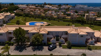 an aerial view of a villa in a resort at Apartamento no Condomínio Baia Village com Piscina in Albufeira