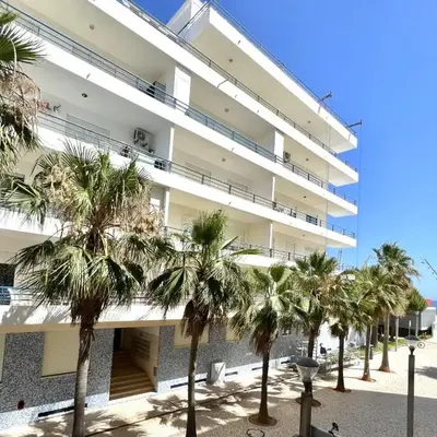 Beachside Apartment - With Pool by HD PROPERTIES