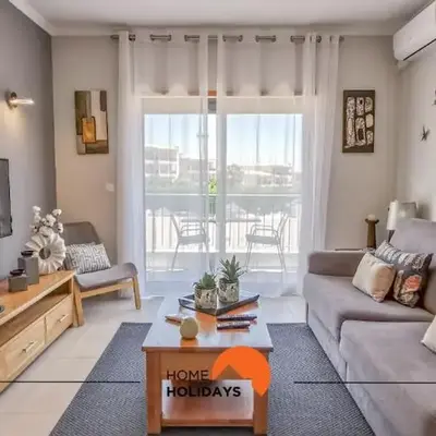 #093 Vista das Ondas by Home Holidays