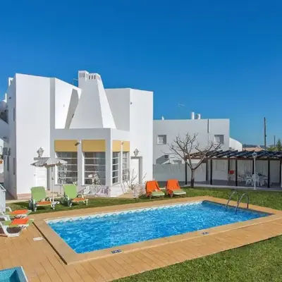 Villa Leonor by Villa Plus