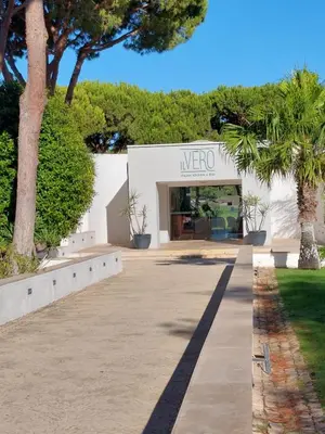 a building with a sign that reads mro at Quinta do Lago Golf, Sea & Sun in Quinta do Lago