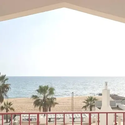 Seaside Serenity: 1BR with Breathtaking Ocean View