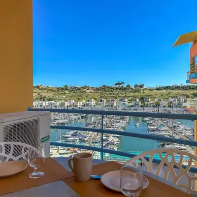 Luxury 1 Bedroom Apartment